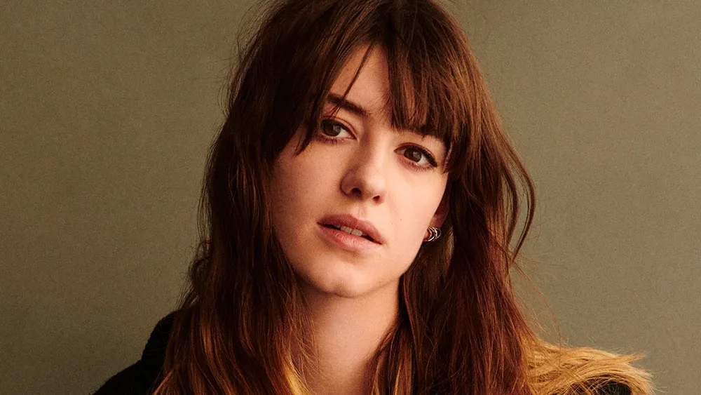 	Daisy Edgar-Jones	